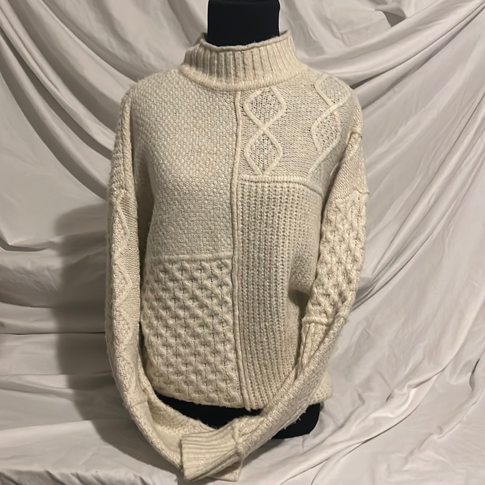 American eagle white sweater